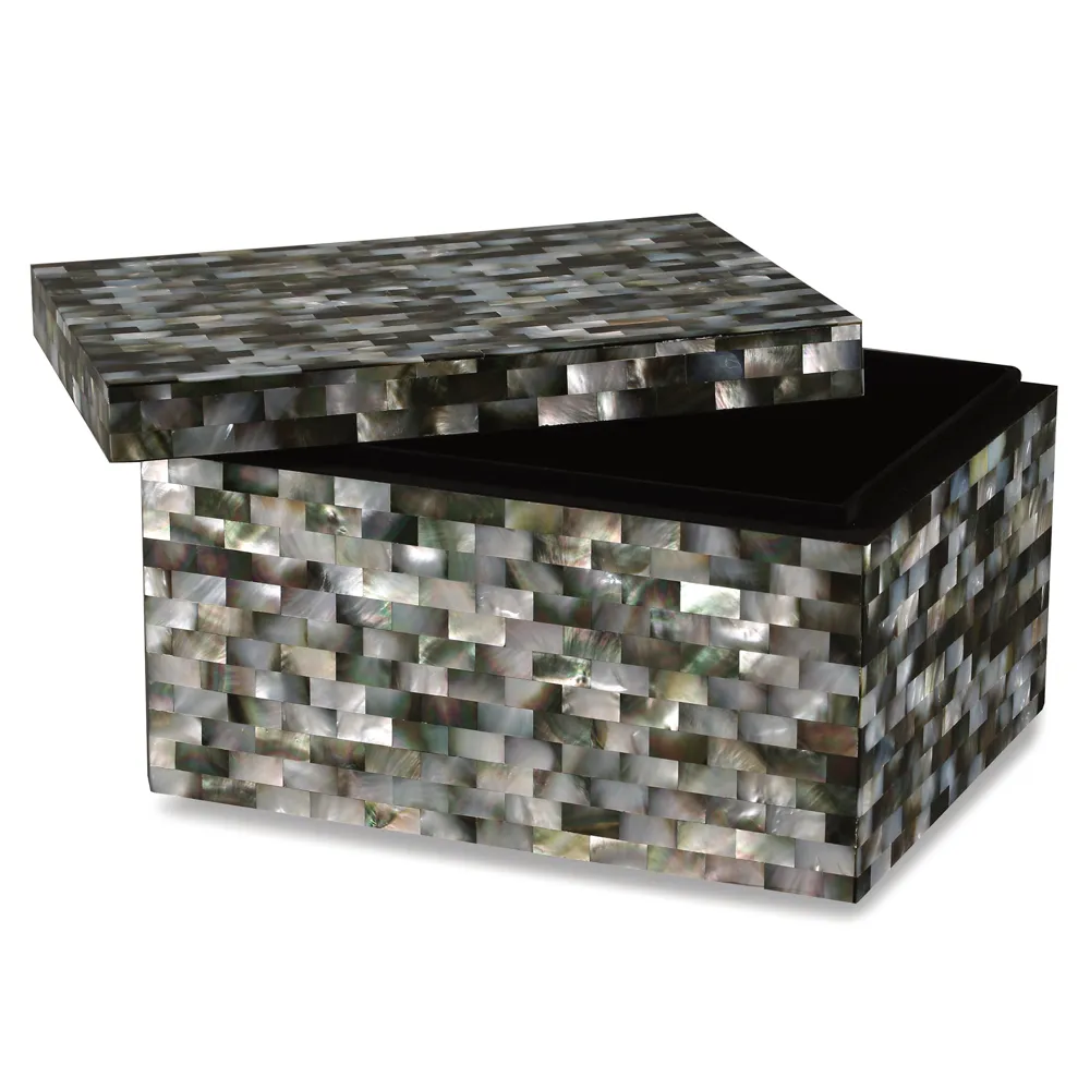 Paragon II, Chest Urn