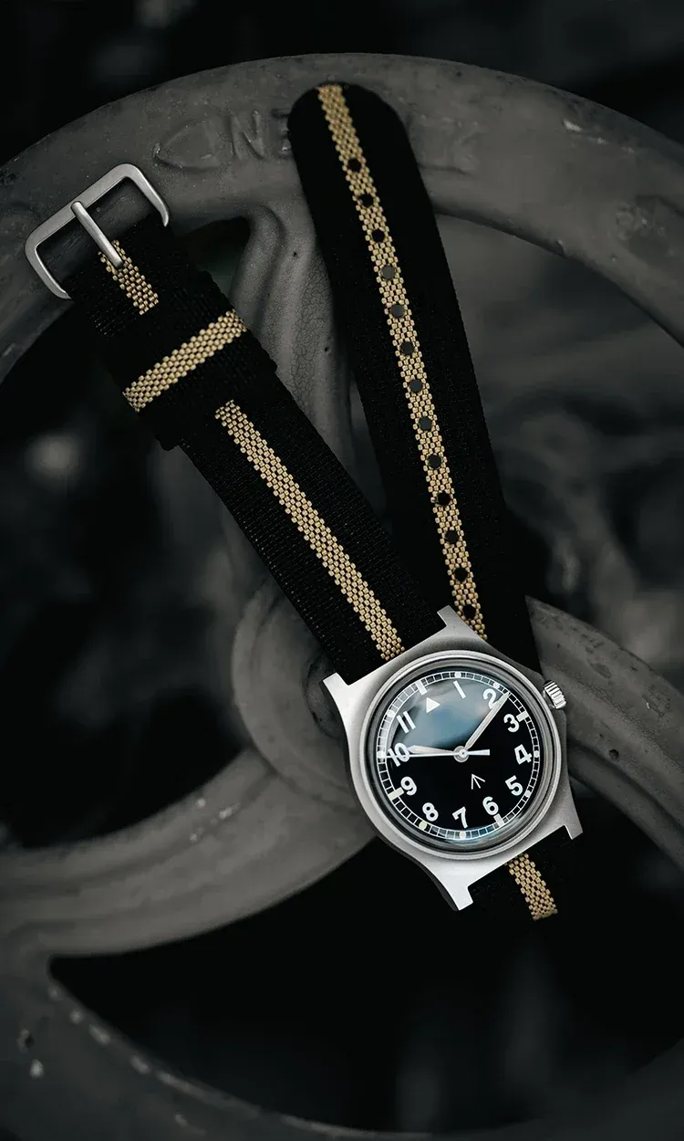 Rdunae RA01 G10 Retro Military Filed Quartz Watch