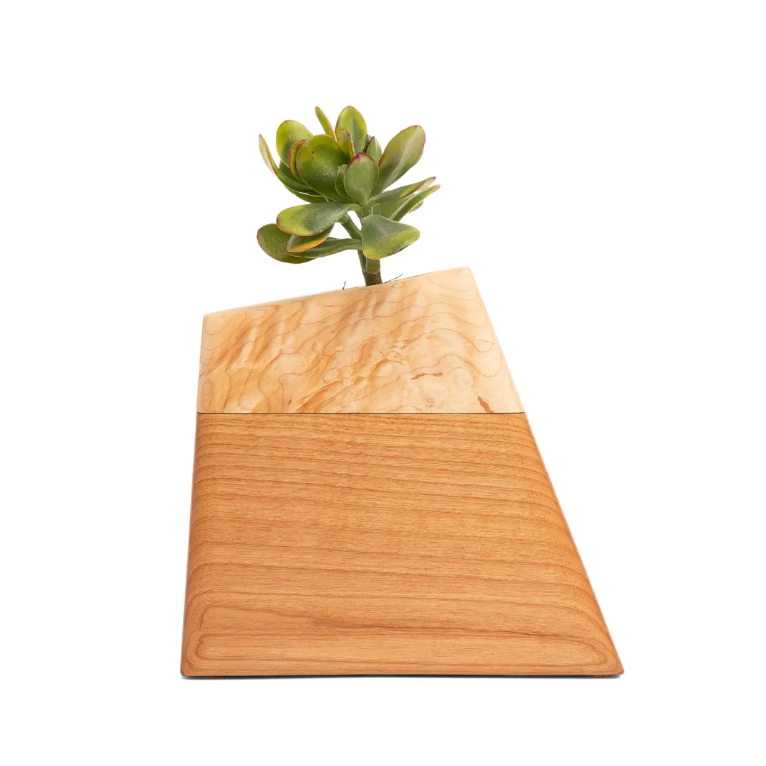 The Casey Plant Urn in Elm & Maple