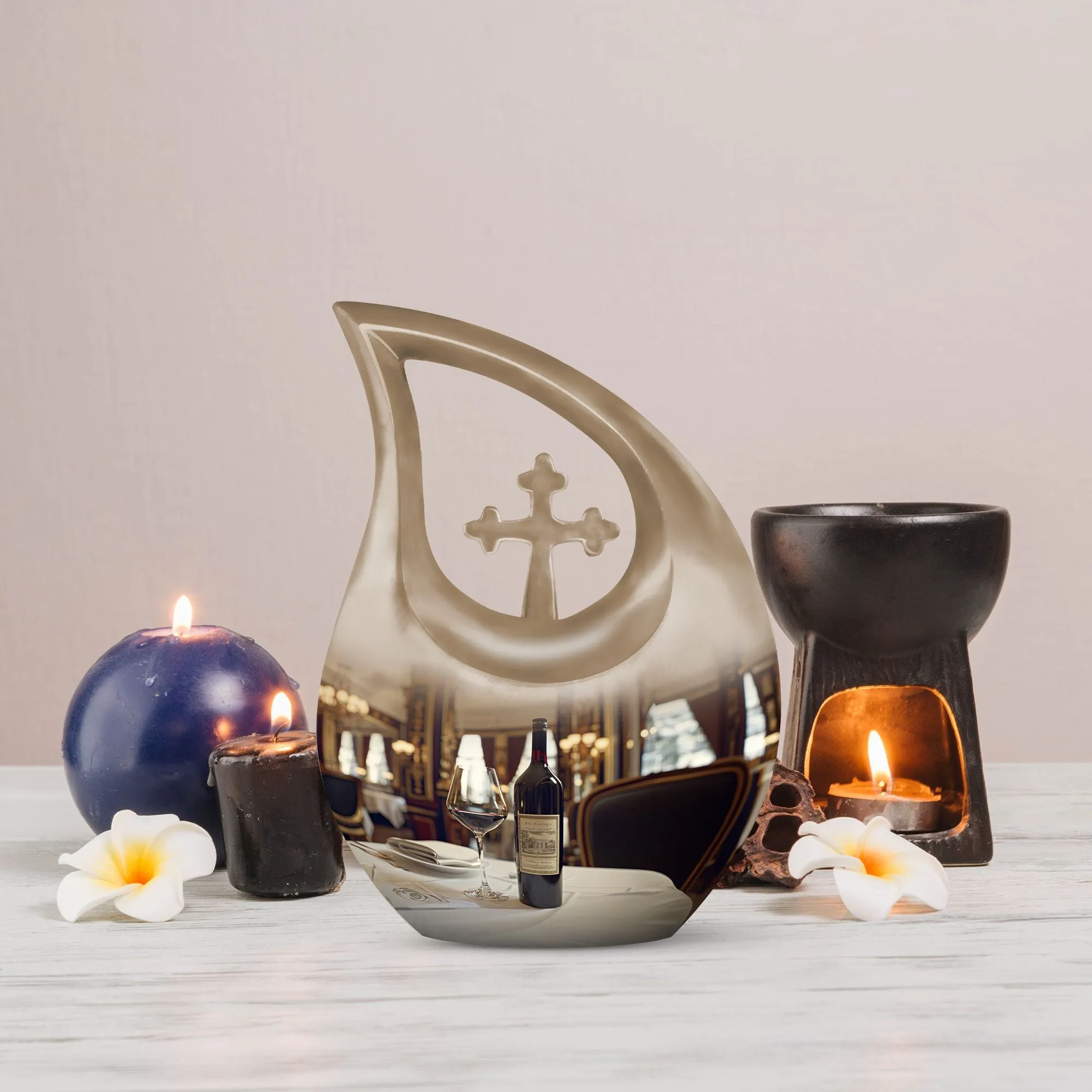 Wine-hued Memorial Urn: A Loving Remembrance for Departed Souls