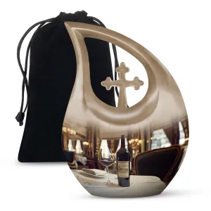 Wine-hued Memorial Urn: A Loving Remembrance for Departed Souls